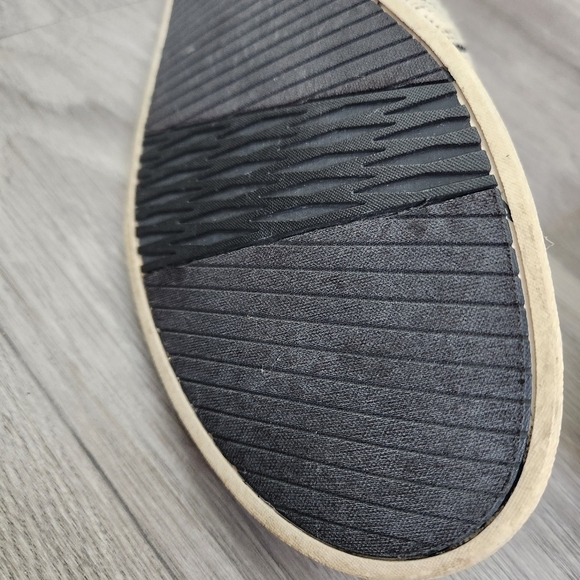 TOMS White and Black Shoes 9.5 Diamond Jacquard Aztec Weave Print - Picture 6 of 15